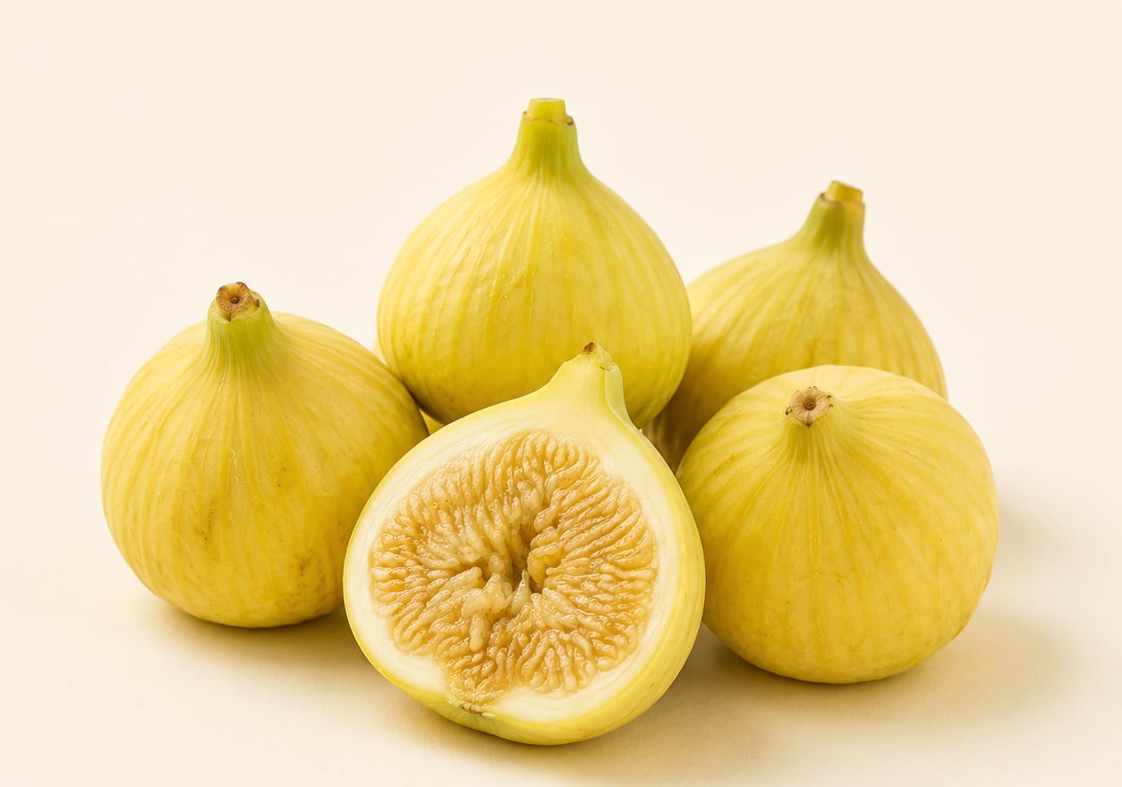 Hasawi figs with a cut half showing the flesh